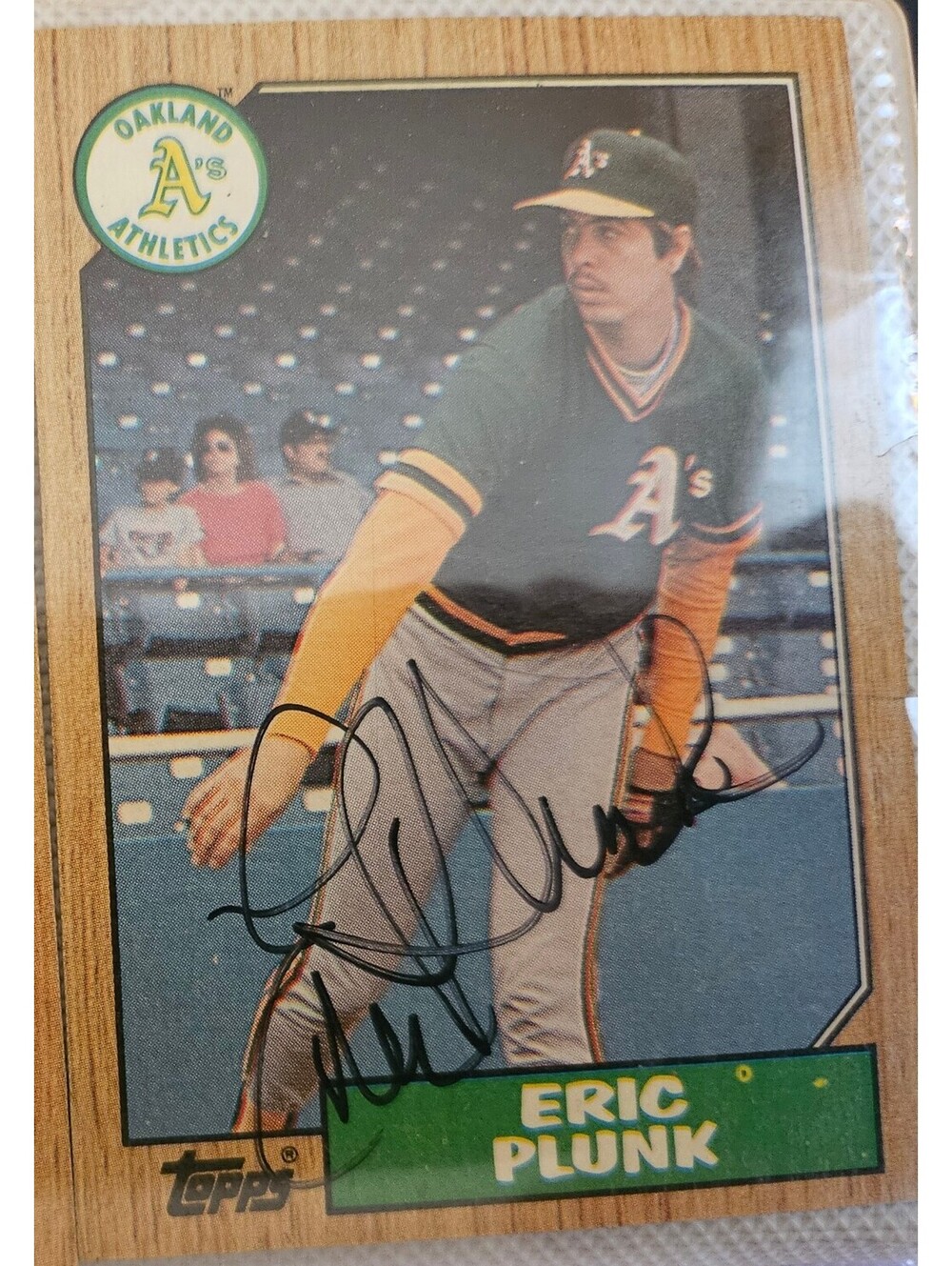 Eric Plunk autographed Baseball Card (Oakland Athletics) 1987 Topps A's #2